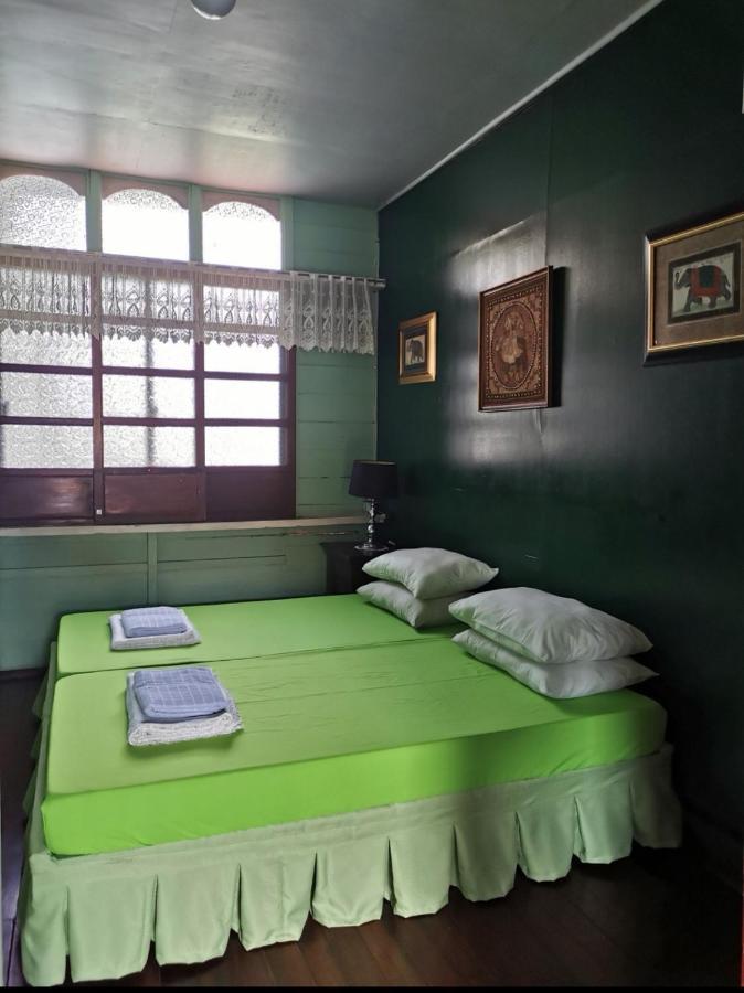 Casa Conchita Bed & Breakfast Taal Exteriör bild