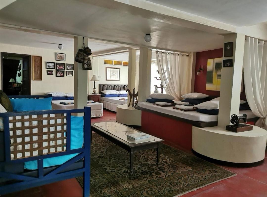 Casa Conchita Bed & Breakfast Taal Exteriör bild