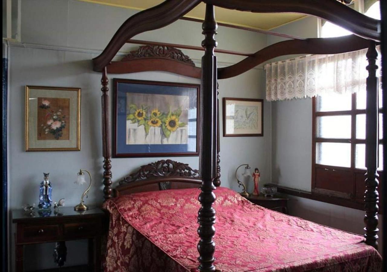 Casa Conchita Bed & Breakfast Taal Exteriör bild